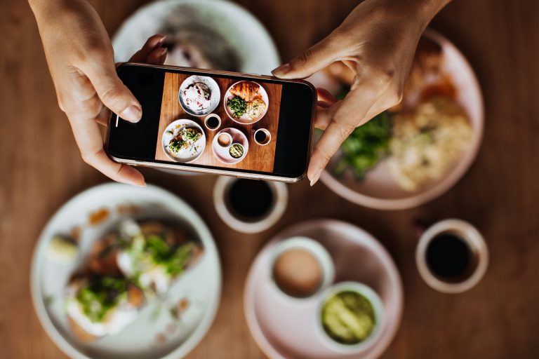 Instagram para restaurantes: Convierte tu perfil en una máquina de reservas 24/7